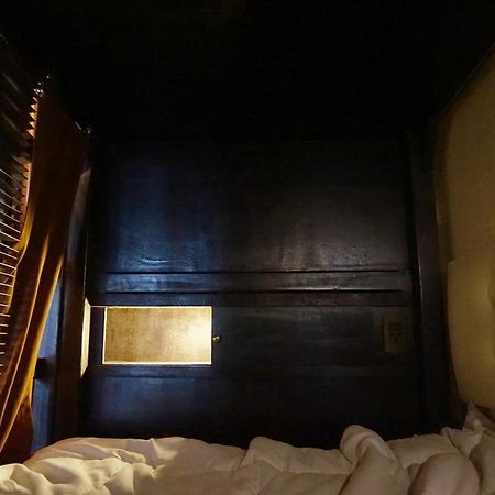 Bed And Butler Hostel Bangkok Buitenkant foto